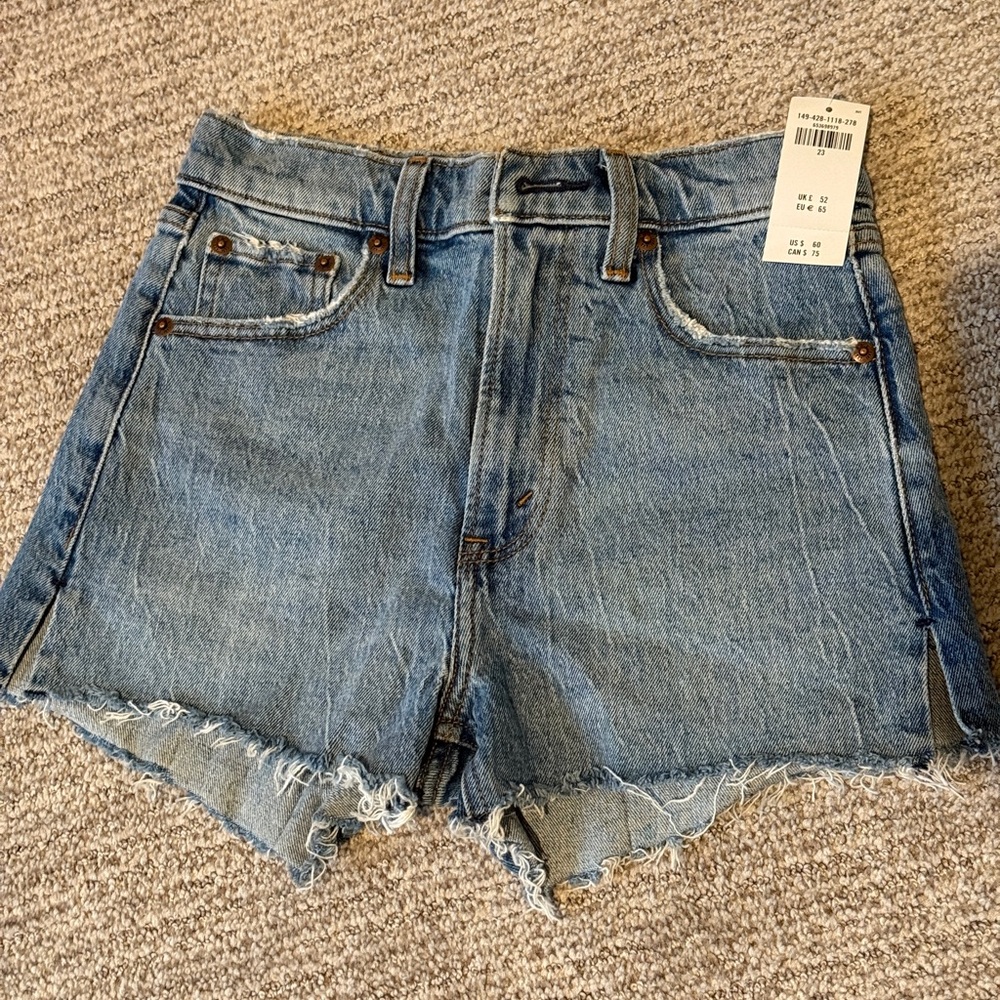 Abercrombie and Fitch New with Tags Mom Short Denim